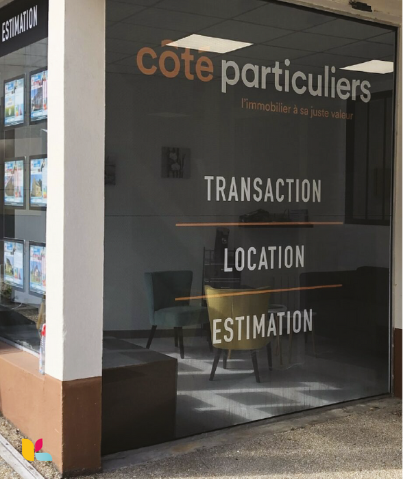 Vitrophanie Personnalisée – Adhésif Décoratif & Professionnel pour Vitrines