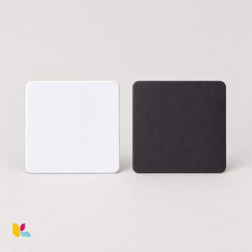 Magnet carré personnalisable de 6,5 × 6,5 cm, face blanche et dos aimanté sombre, référence BXT996-05.